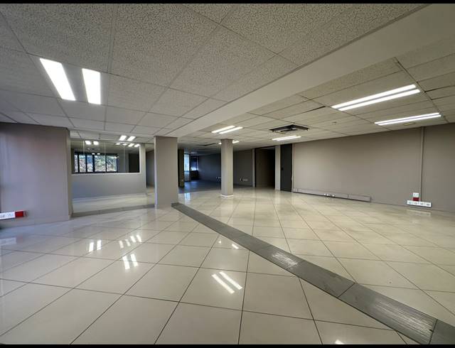 1,760M² OFFICE TO LET IN SANDTON CENTRAL